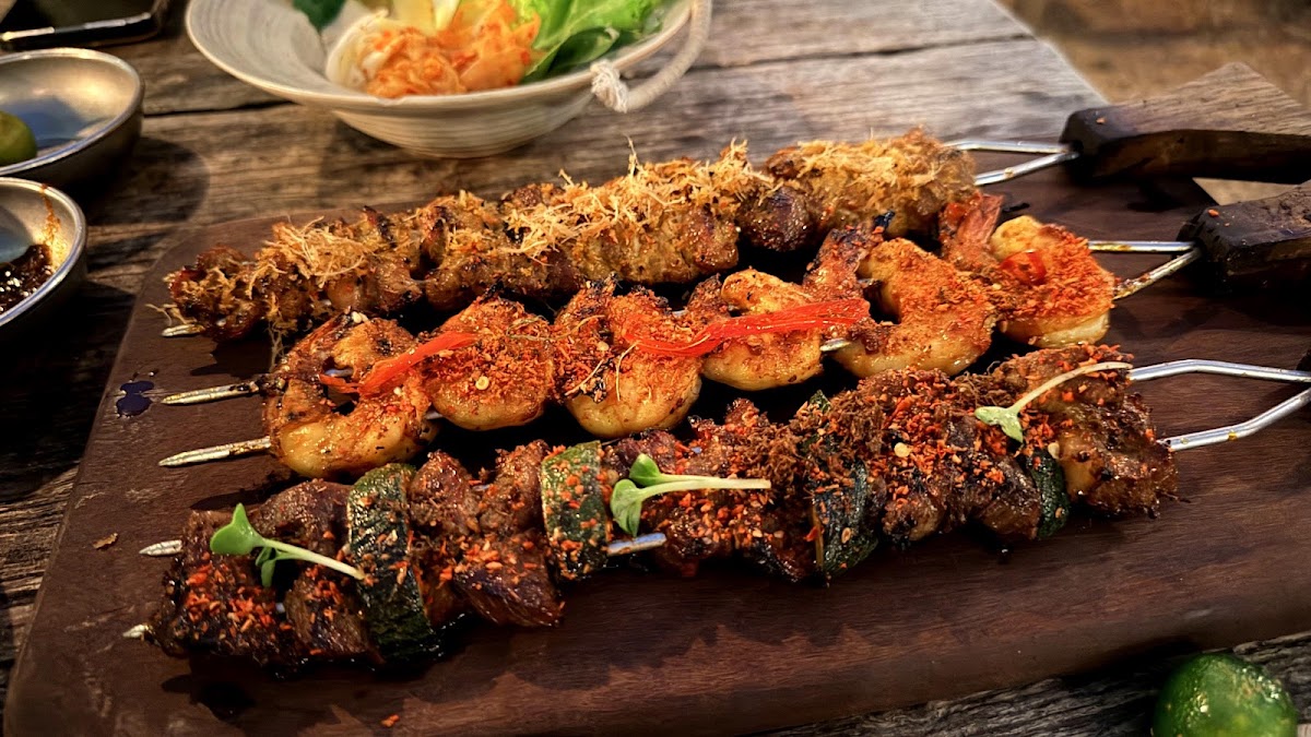 Cổng lúc hoàng hôn