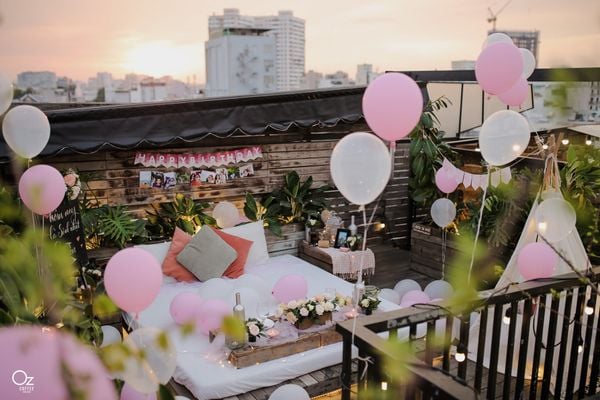 SUPER VIP SKY MOMENT 2 PINK LADY — teepee tent, string lights at night