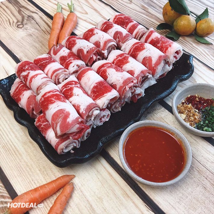 Khay thịt bò tươi chuẩn bị cho vỉ nướng