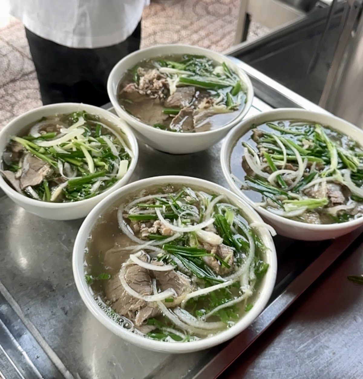 Mặt tiền Phở Bò Phú Gia ban ngày