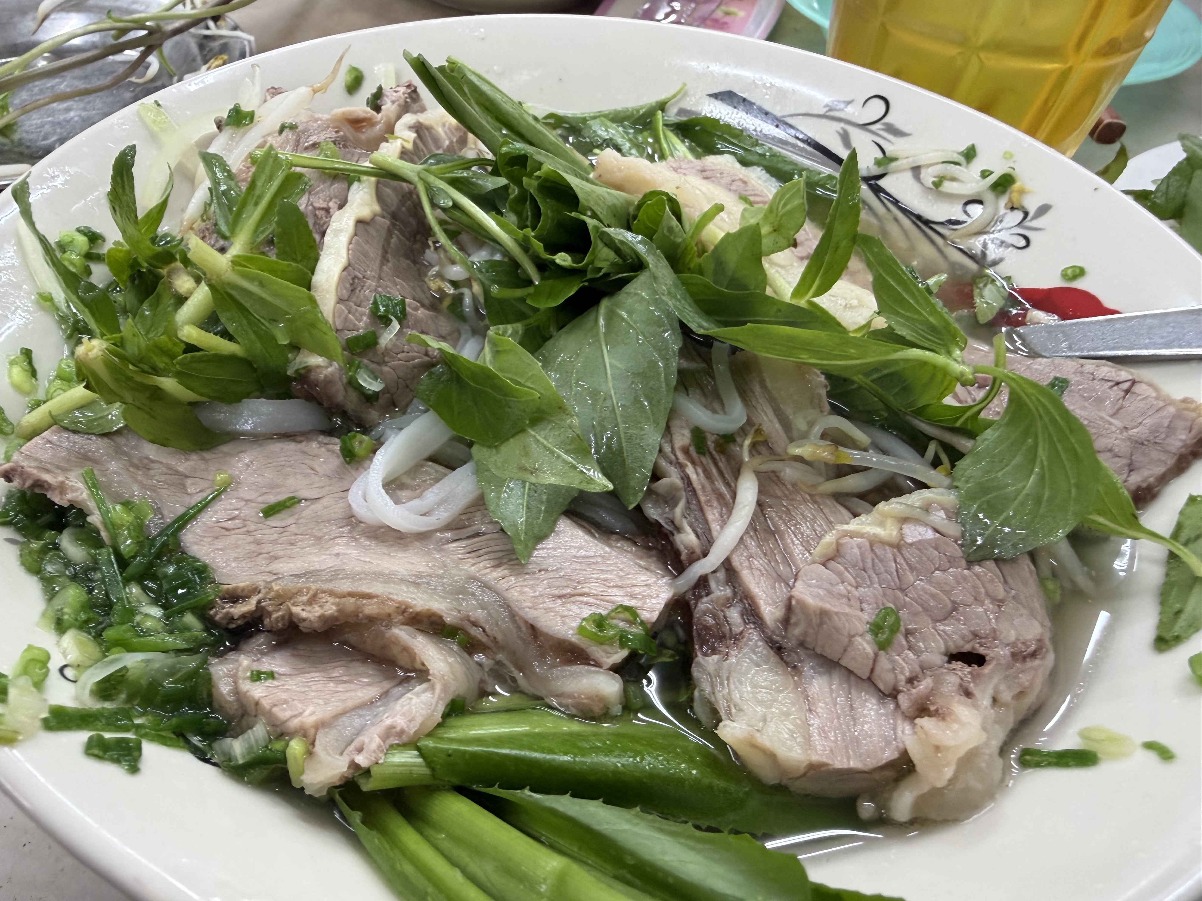Tô phở tại Phở Hòa Pasteur