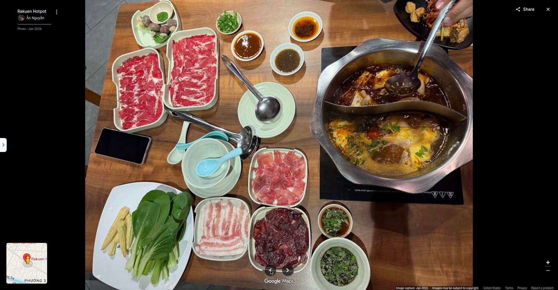 Món nhúng tươi tại Rakuen Hotpot