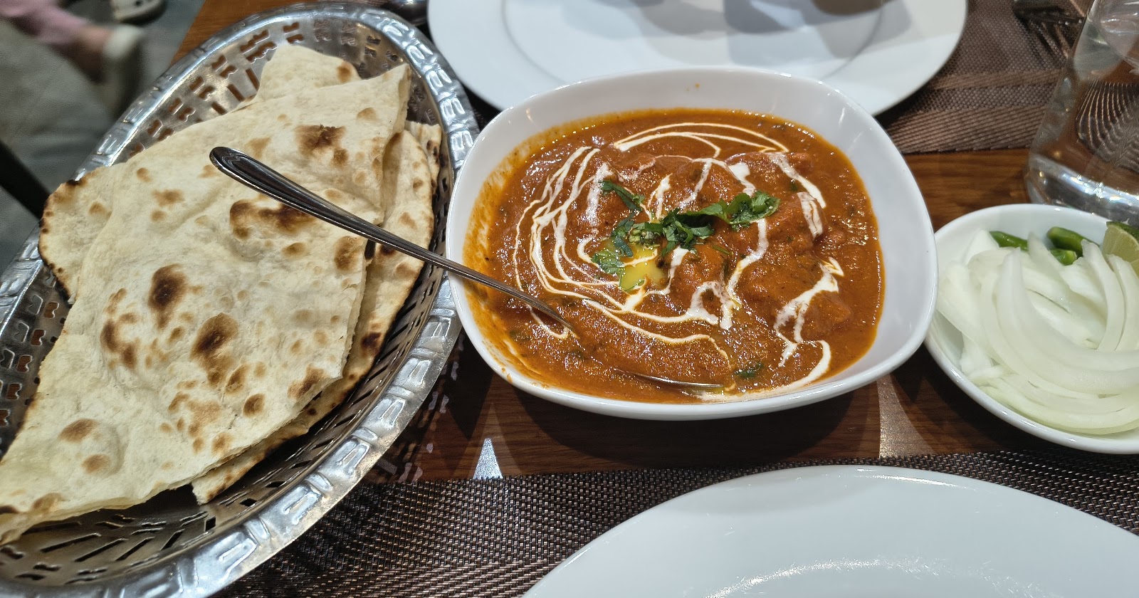 Butter chicken with naan
