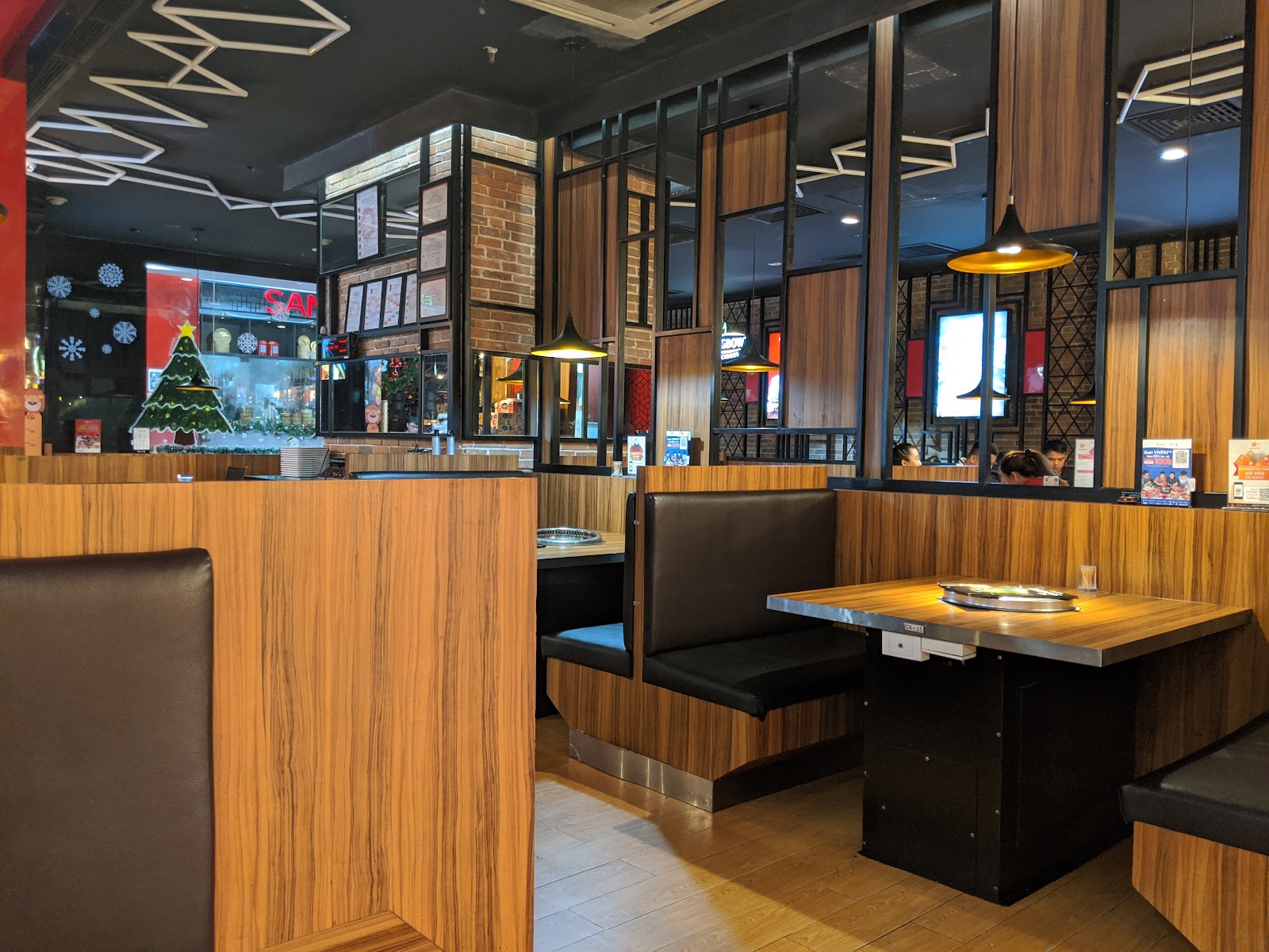 Lối vào Seoul Garden tại tầng B3 Vincom Center