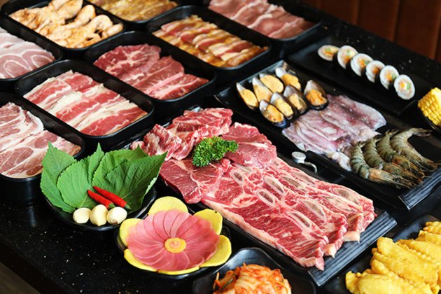 Buffet grill tray: beef, seafood, kimchi
