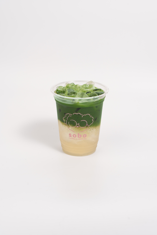 Matcha đá xếp tầng trong ly sobo