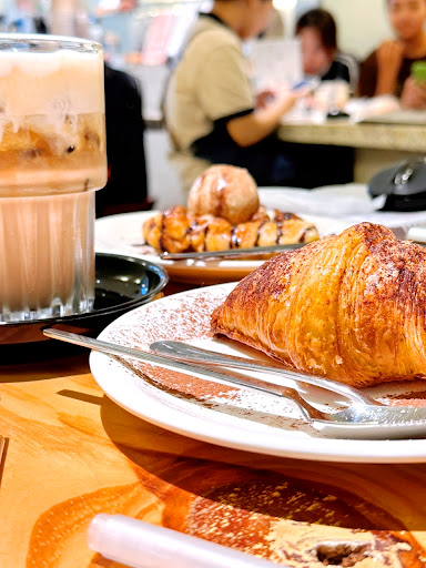 Latte and bakes at Sole Saigon