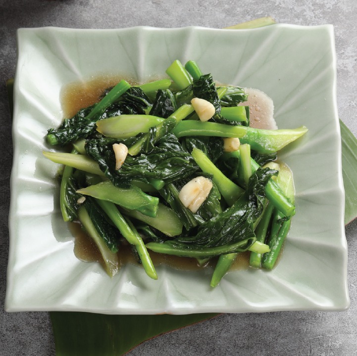 Stir-fried greens with garlic