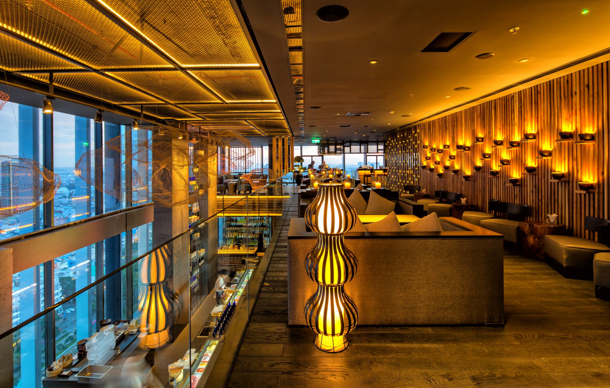 Lounge tầng lửng lúc chạng vạng