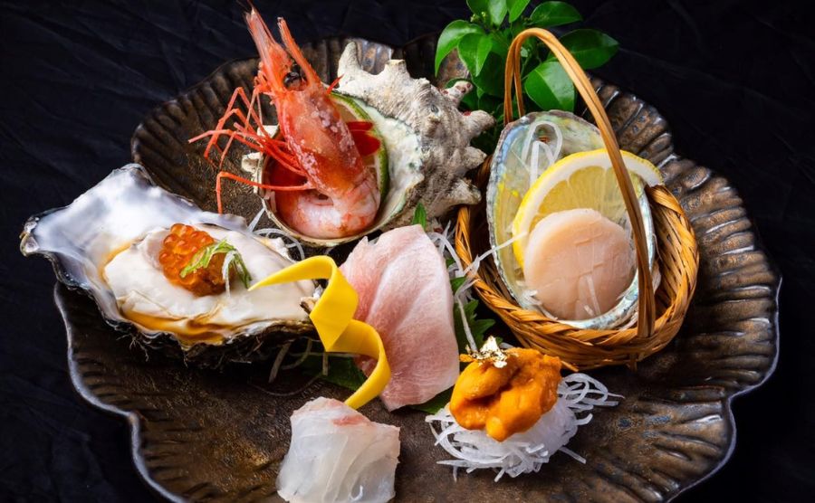 Phòng ăn tại Sushi Taka Thái Văn Lung