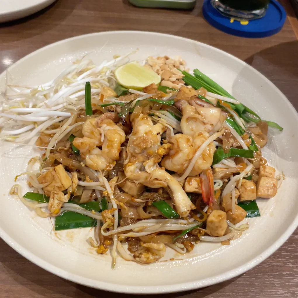 Seafood pad Thai — shrimp, squid, bean sprouts, peanuts