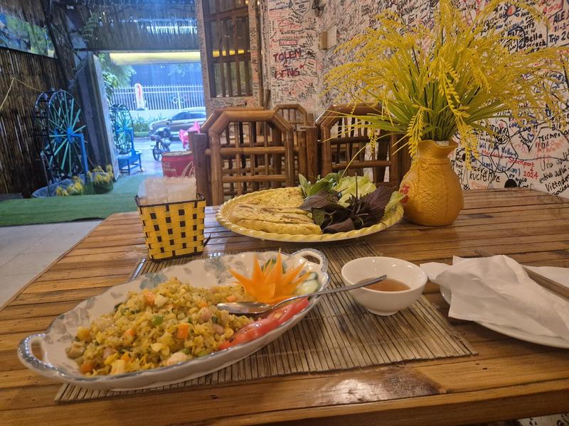 Lối vào với bánh xe nước