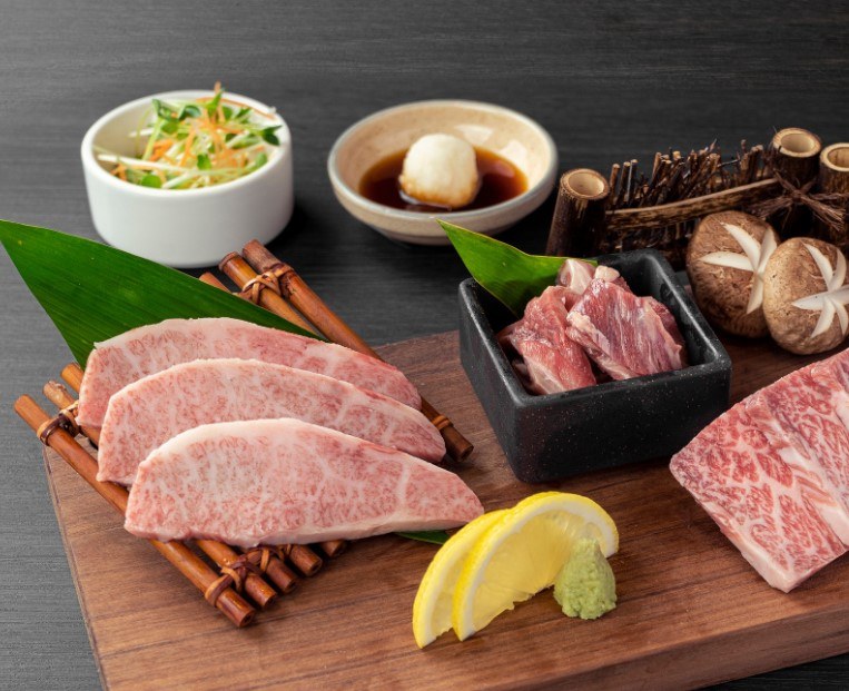 Wagyu cuts with wasabi and lemon, ready for the yakiniku grill